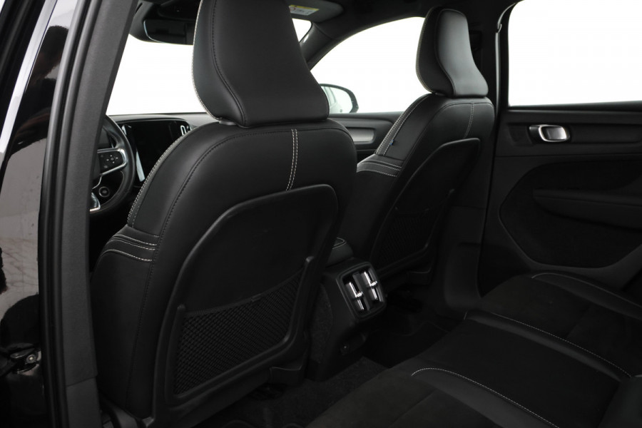Volvo XC40 1.5 T3 Momentum IntelliSafe, Carplay, Half Leer, Cruise