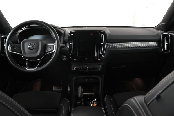 Volvo XC40 1.5 T3 Momentum IntelliSafe, Carplay, Half Leer, Cruise