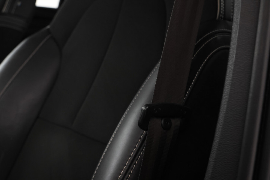 Volvo XC40 1.5 T3 Momentum IntelliSafe, Carplay, Half Leer, Cruise