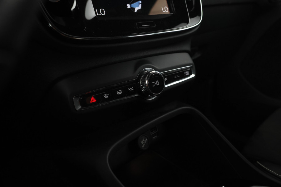 Volvo XC40 1.5 T3 Momentum IntelliSafe, Carplay, Half Leer, Cruise