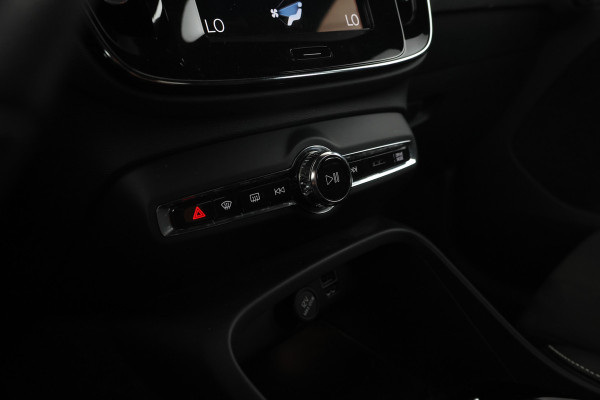 Volvo XC40 1.5 T3 Momentum IntelliSafe, Carplay, Half Leer, Cruise