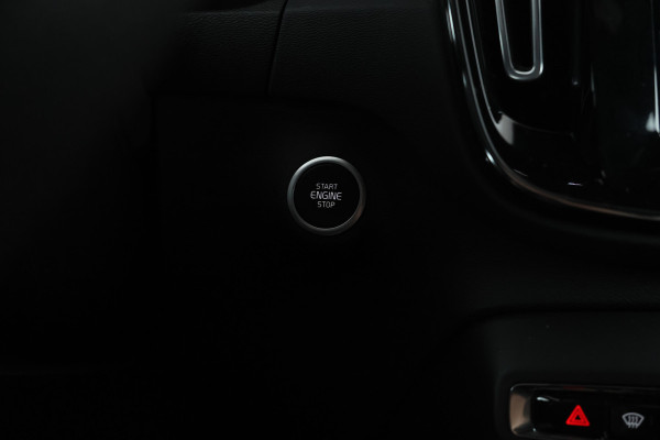Volvo XC40 1.5 T3 Momentum IntelliSafe, Carplay, Half Leer, Cruise