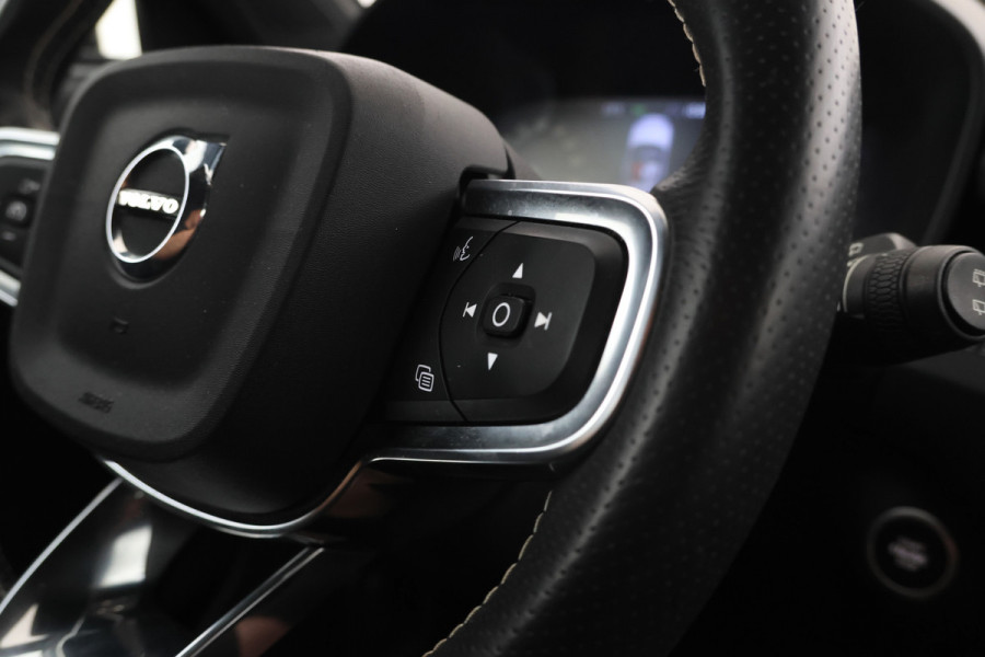 Volvo XC40 1.5 T3 Momentum IntelliSafe, Carplay, Half Leer, Cruise