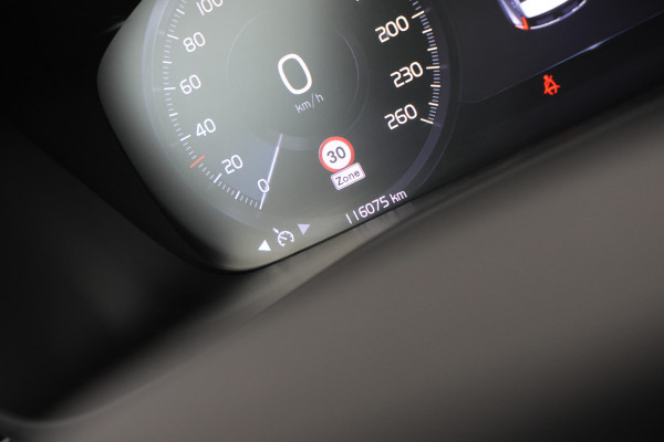 Volvo XC40 1.5 T3 Momentum IntelliSafe, Carplay, Half Leer, Cruise