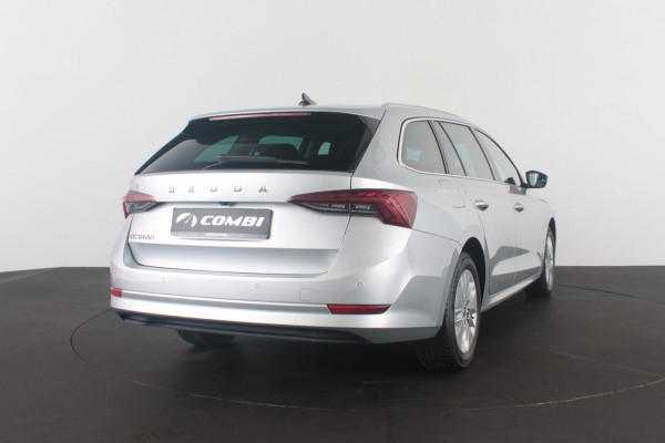 Škoda Octavia Combi 1.0 TSI Business Edition > Camera/Trekhaak/Sfeerverlichting/Keyless