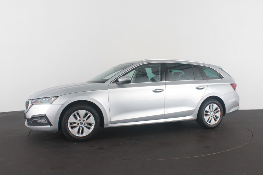 Škoda Octavia Combi 1.0 TSI Business Edition > Camera/Trekhaak/Sfeerverlichting/Keyless