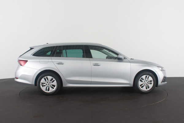 Škoda Octavia Combi 1.0 TSI Business Edition > Camera/Trekhaak/Sfeerverlichting/Keyless