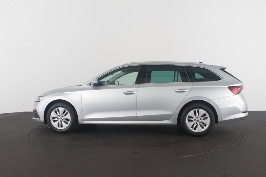 Škoda Octavia Combi 1.0 TSI Business Edition > Camera/Trekhaak/Sfeerverlichting/Keyless