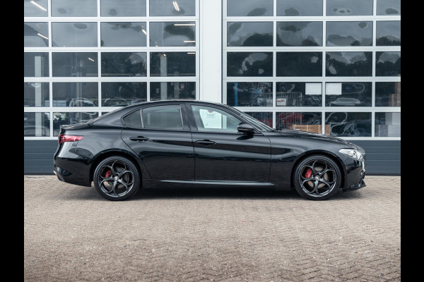 Alfa Romeo Giulia 2.0T Super | Veloce Pack | 19" | BSM | Adapt. Cruise | Xenon | Apple Carplay | PDC | Flippers | Camera | Stoel&Stuur Verw. | Premium Audio
