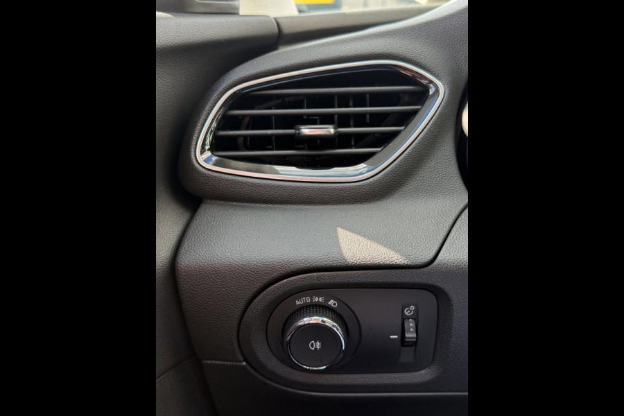 Opel Grandland X 1.2 Turbo Elegance AUTOMAAT - Navigatie / Apple CarPlay I Airco I LED I PDC I Sport velgen I Dealer onderhouden