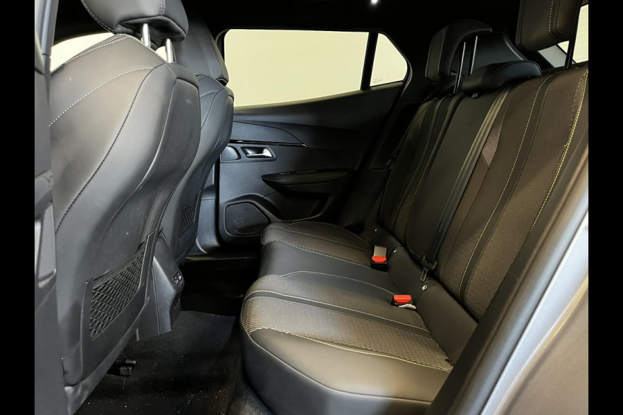 Peugeot 2008 1.2 PureTech 130pk Automaat GT-Line Navigatie Apple Carplay/Android Auto Camera Parkeersensoren Ledverlichting Cruise Control Virtual Cockpit Climate Control Lichtmetalen velgen