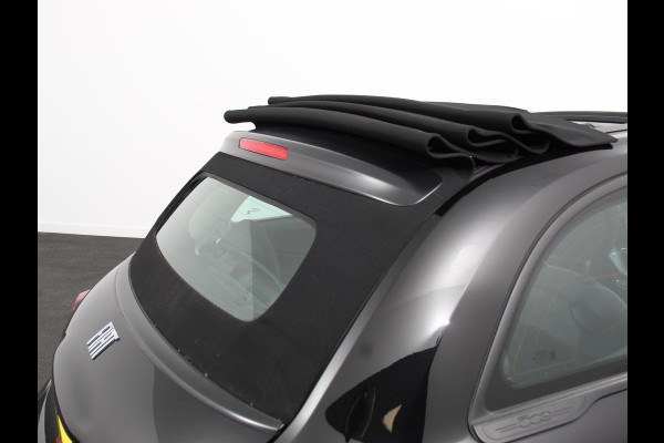 Fiat 500E C Icon 42 kWh Automaat Climate control Cruise control Parkeersensoren Achteruitrijcamera Keyless Navigatie Apple Carplay/ Android Auto Lichtmetalen velgen Radio