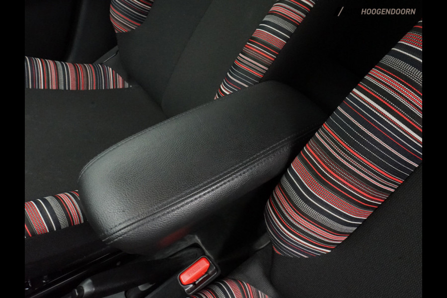 Citroën C1 1.0 VTi Feel (APPLE CARPLAY,PARKEERSENSOREN,LED VERLICHTING,CRUISE,AIRCO,COMFORT-STOELEN,TOPCONDITIE)