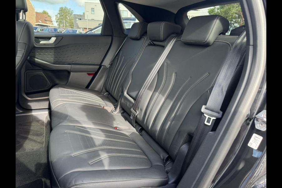 Ford Kuga 2.5 PHEV Vignale | Wegklapbare trekhaak | Panoramadak | Winter pack | Camera | Dodehoeksensoren | Bang&Olufsen | Elektrische achterklep | Dealer onderhouden