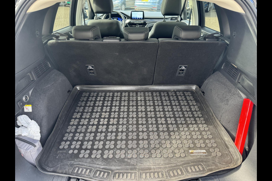 Ford Kuga 2.5 PHEV Vignale | Wegklapbare trekhaak | Panoramadak | Winter pack | Camera | Dodehoeksensoren | Bang&Olufsen | Elektrische achterklep | Dealer onderhouden