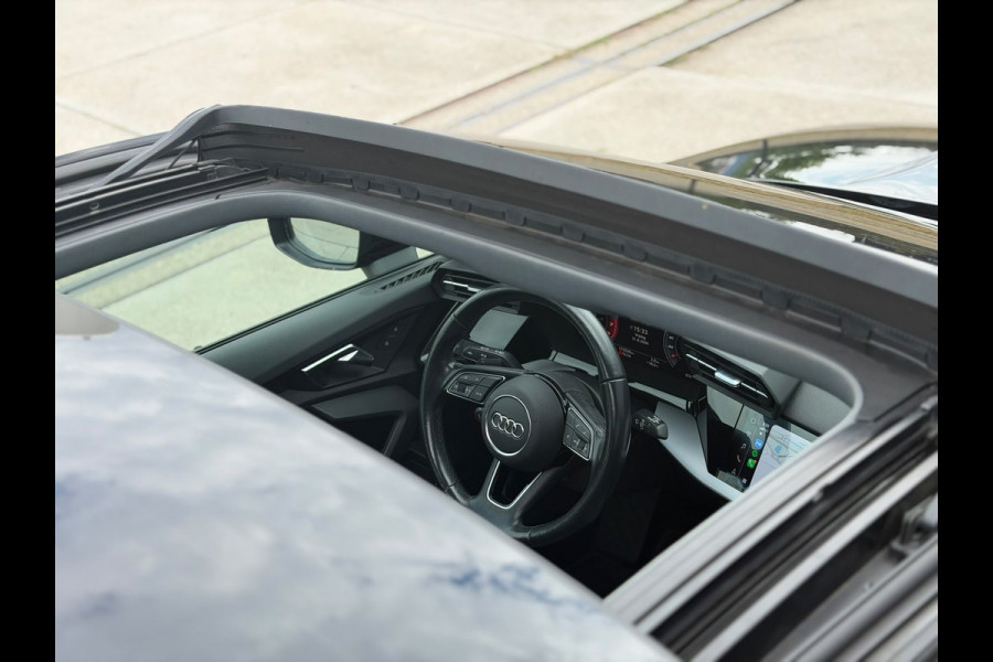 Audi A3 Sportback 35 TFSI S edition (Dealer OnderH, Panorama, Navi, Carplay, StoelV,Leder, Lane Assist, Addapt Cruise, Etc)