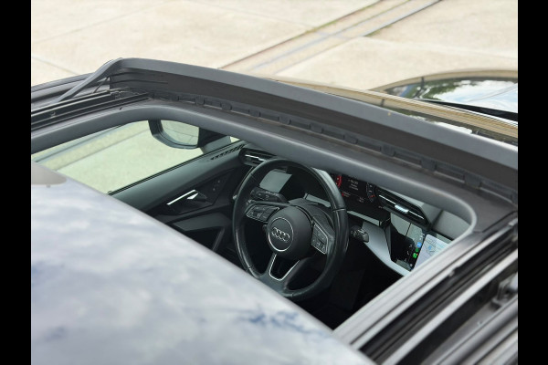 Audi A3 Sportback 35 TFSI S edition (Dealer OnderH, Panorama, Navi, Carplay, StoelV,Leder, Lane Assist, Addapt Cruise, Etc)