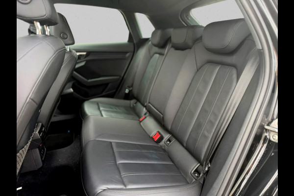 Audi A3 Sportback 35 TFSI S edition (Dealer OnderH, Panorama, Navi, Carplay, StoelV,Leder, Lane Assist, Addapt Cruise, Etc)