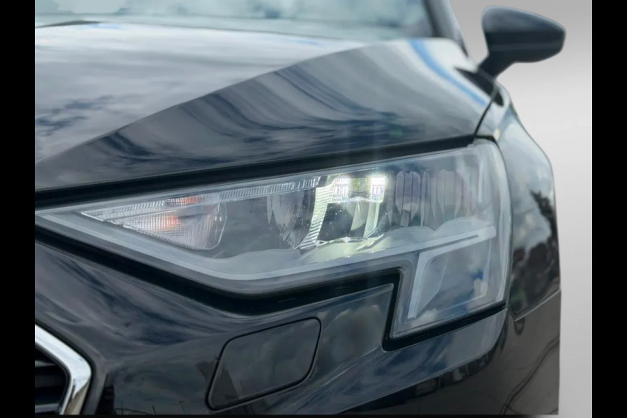 Audi A3 Sportback 35 TFSI S edition (Dealer OnderH, Panorama, Navi, Carplay, StoelV,Leder, Lane Assist, Addapt Cruise, Etc)