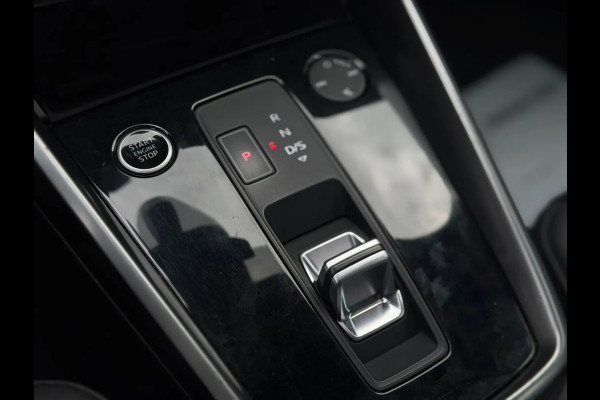 Audi A3 Sportback 35 TFSI S edition (Dealer OnderH, Panorama, Navi, Carplay, StoelV,Leder, Lane Assist, Addapt Cruise, Etc)