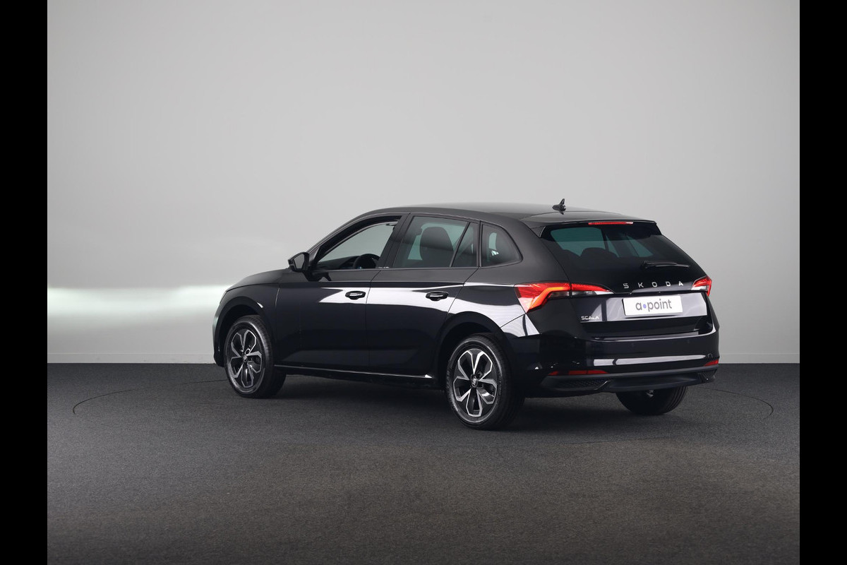 Škoda SCALA 1.0 TSI Edition | Stoel- en stuurverwarming| Trekhaak | Draadloos laden | 16 inch lichtmetalen velgen|