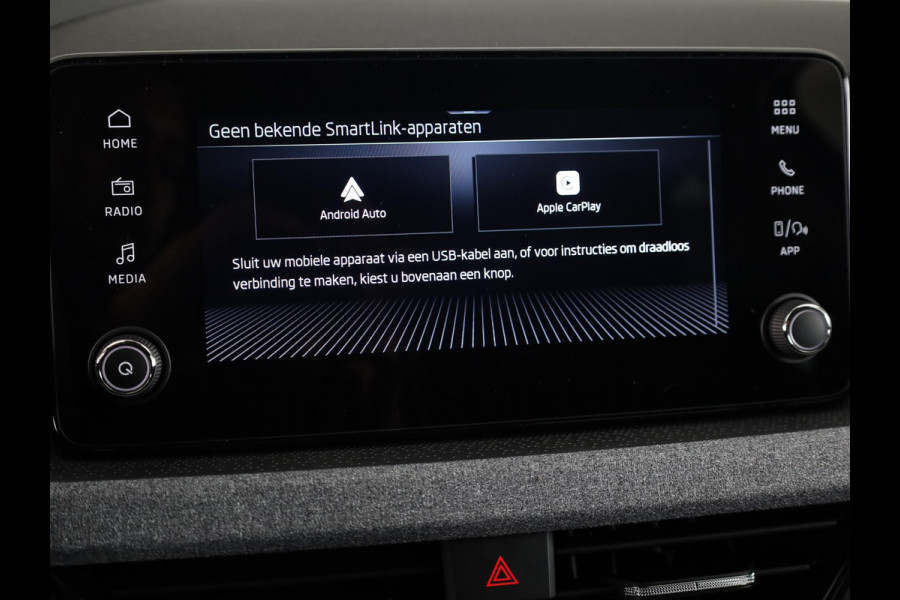 Škoda SCALA 1.0 TSI Edition | Stoel- en stuurverwarming| Trekhaak | Draadloos laden | 16 inch lichtmetalen velgen|