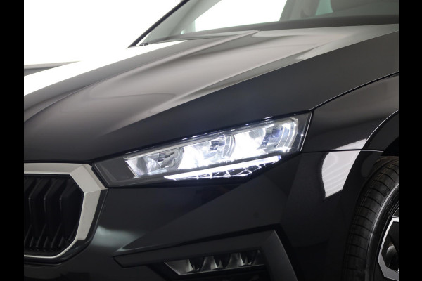 Škoda SCALA 1.0 TSI Edition | Stoel- en stuurverwarming| Trekhaak | Draadloos laden | 16 inch lichtmetalen velgen|