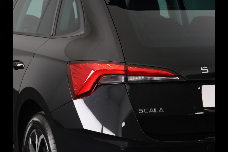Škoda SCALA 1.0 TSI Edition | Stoel- en stuurverwarming| Trekhaak | Draadloos laden | 16 inch lichtmetalen velgen|