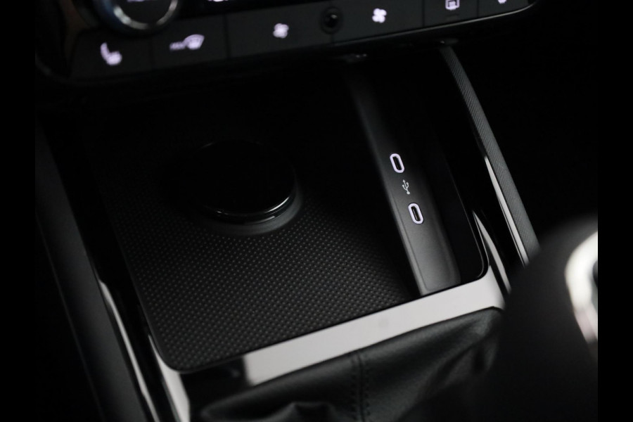 Škoda SCALA 1.0 TSI Edition | Stoel- en stuurverwarming| Trekhaak | Draadloos laden | 16 inch lichtmetalen velgen|