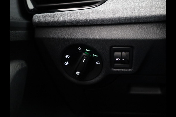 Škoda SCALA 1.0 TSI Edition | Stoel- en stuurverwarming| Trekhaak | Draadloos laden | 16 inch lichtmetalen velgen|