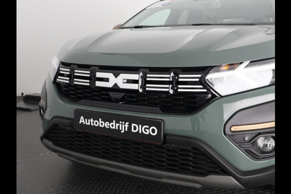 Dacia Jogger 1.0 TCe 110 EXTREME 7 ZITS GARANTIE TOT 2035* . CRUISE CONTROL . DODE HOEK DETECTIE . PARKEERSENSOREN VOOR EN ACHTER .