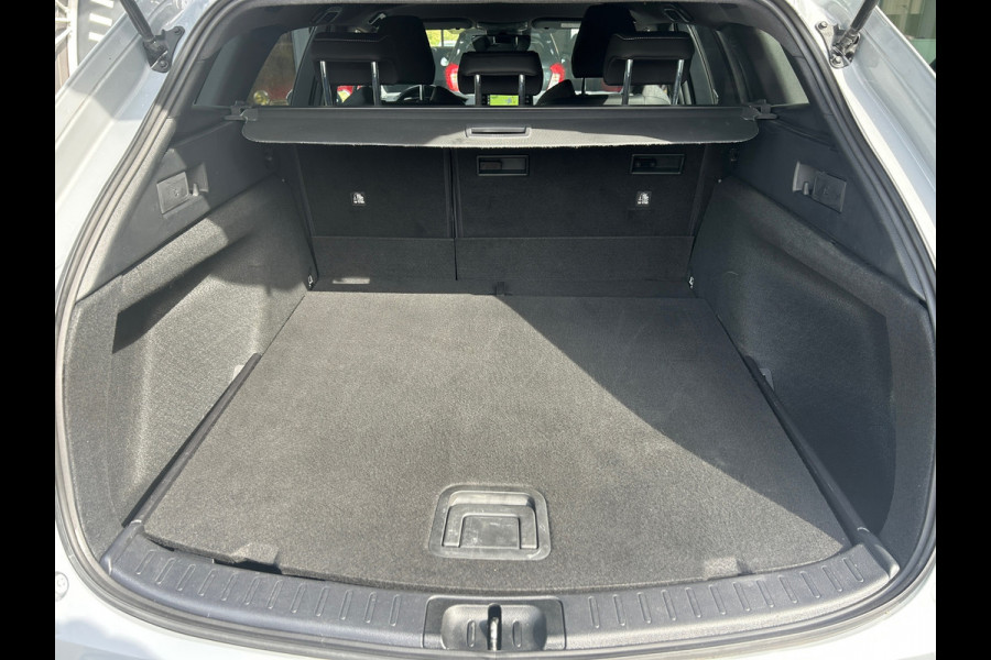 Toyota Corolla Touring Sports 1.8 Hybrid Business Plus 100% Dealer Onderhouden Rijklaarprijs!