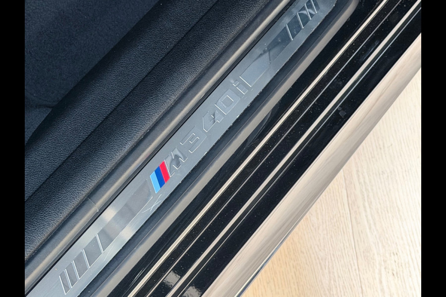 BMW 3 Serie Touring M340i xDrive High Executive 374PK - Pano