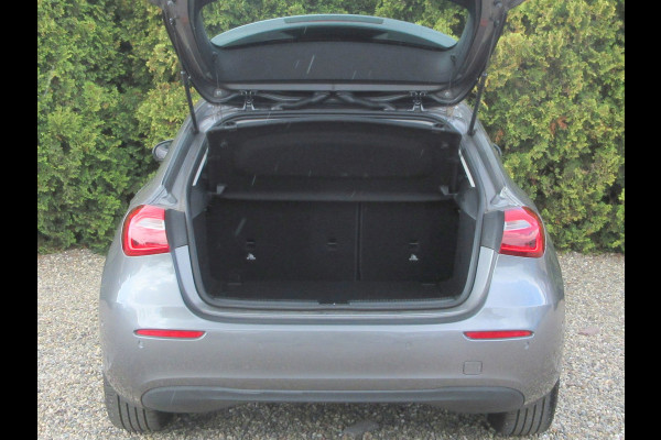 Mercedes-Benz A-Klasse 160 Advantage * Navi *