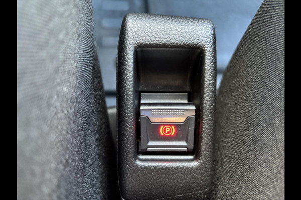 Opel Vivaro-e Combi L2H1 50 kWh 136 PK | 9.585 KM! | Climate Control | 9-persoons | Dubbele Zij-Schuifdeur | Privacy-Glass