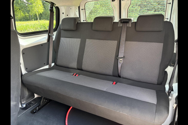 Opel Vivaro-e Combi L2H1 50 kWh 136 PK | 9.585 KM! | Climate Control | 9-persoons | Dubbele Zij-Schuifdeur | Privacy-Glass
