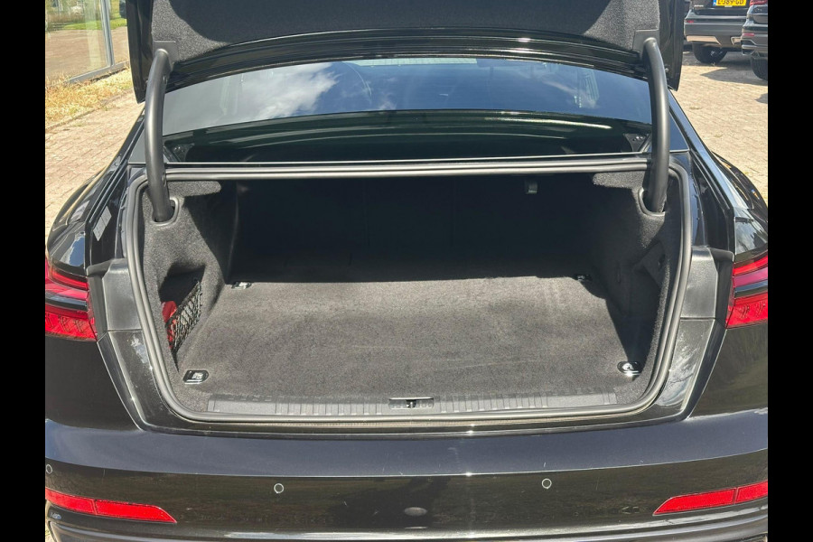 Audi A6 Limousine 55 TFSI e quattro Competition S Line 367 PK | Adaptive cruise control | Wegklapbare trekhaak | 360 Camera | Stoelverwarming | LED | CarPlay | Virtual Cockpit
