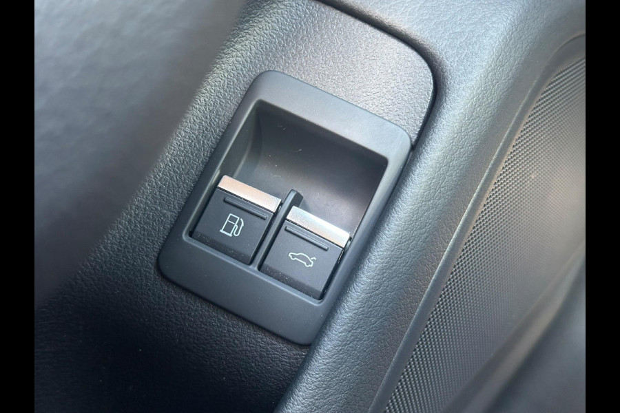 Audi A6 Limousine 55 TFSI e quattro Competition S Line 367 PK | Adaptive cruise control | Wegklapbare trekhaak | 360 Camera | Stoelverwarming | LED | CarPlay | Virtual Cockpit