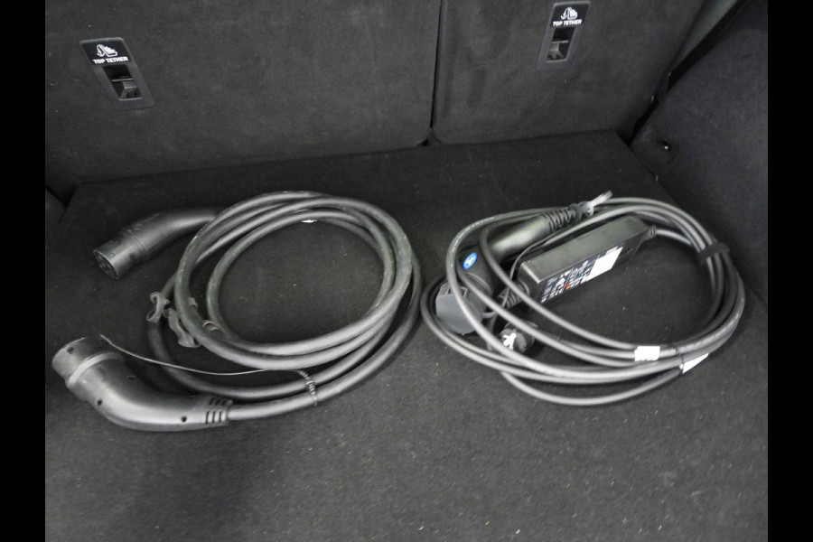 Ford Kuga 2.5 PHEV Plug-In Titanium X TREKH./NAVI/CAMERA/LED/B&O/17"LMV!