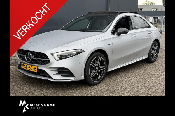 Mercedes-Benz A-Klasse 250 e AMG Line 18''/SOH 100%/Panoramadak/Memory L&R/Trekhaak/Dodehoek/Keyless/Adaptieve cruise/Alarm/Sfeerverlichting/Camera/Apple Carplay & Android Auto