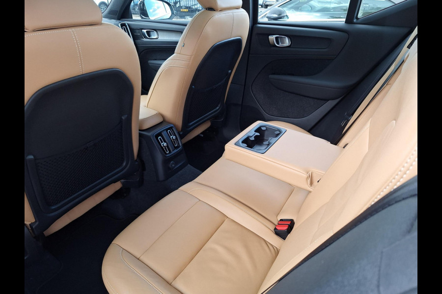 Volvo XC40 1.5 T5 Recharge Inscription | Trekhaak | Panorama | Leder Amber | H&K Audio | Memory Seat | Camera |