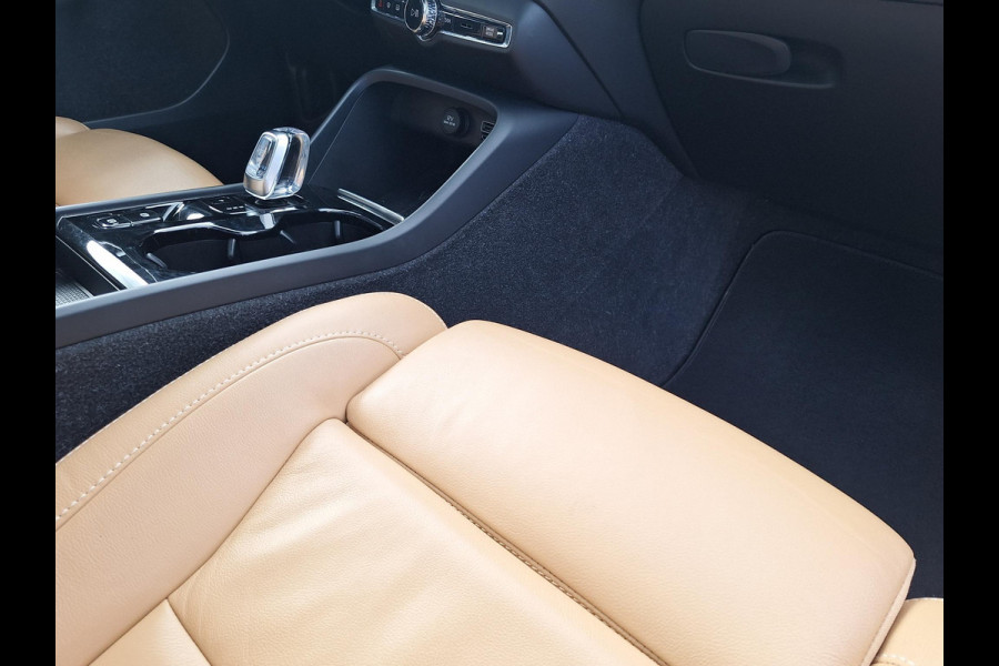 Volvo XC40 1.5 T5 Recharge Inscription | Trekhaak | Panorama | Leder Amber | H&K Audio | Memory Seat | Camera |