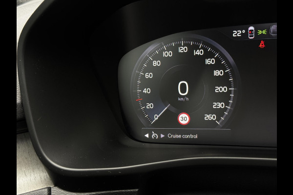 Volvo XC40 1.5 T5 Recharge Inscription | Trekhaak | Panorama | Leder Amber | H&K Audio | Memory Seat | Camera |