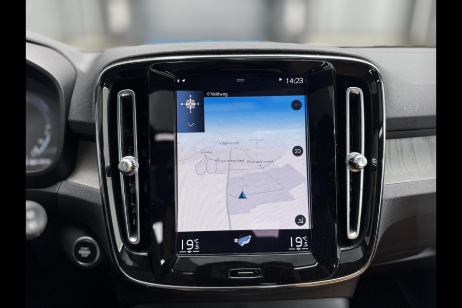 Volvo XC40 1.5 T5 Recharge Inscription | Trekhaak | Panorama | Leder Amber | H&K Audio | Memory Seat | Camera |