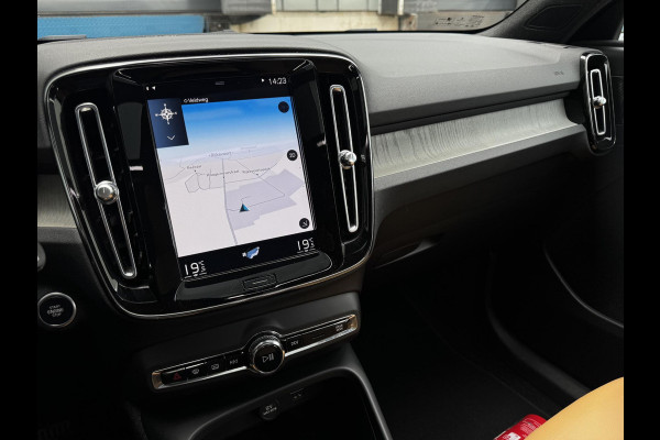 Volvo XC40 1.5 T5 Recharge Inscription | Trekhaak | Panorama | Leder Amber | H&K Audio | Memory Seat | Camera |