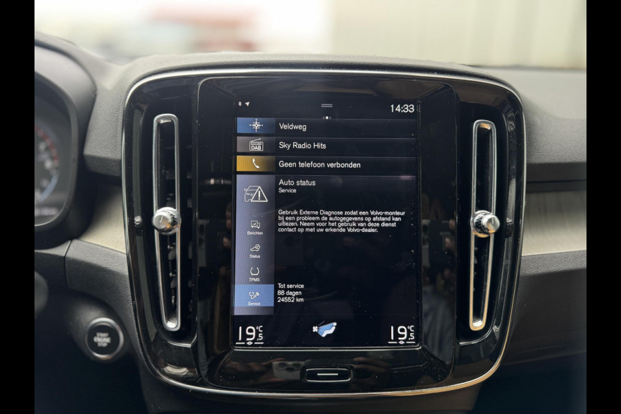 Volvo XC40 1.5 T5 Recharge Inscription | Trekhaak | Panorama | Leder Amber | H&K Audio | Memory Seat | Camera |