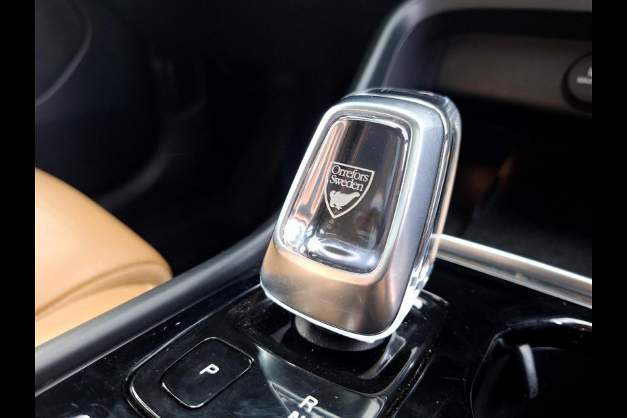 Volvo XC40 1.5 T5 Recharge Inscription | Trekhaak | Panorama | Leder Amber | H&K Audio | Memory Seat | Camera |