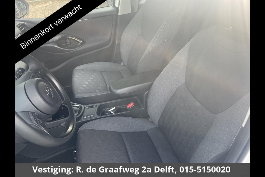 Toyota Yaris 1.5 Hybrid 115 Dynamic | Stuur & Stoel Verwarming | Parkeersensoren | Adaptieve Cruise Control | BSM