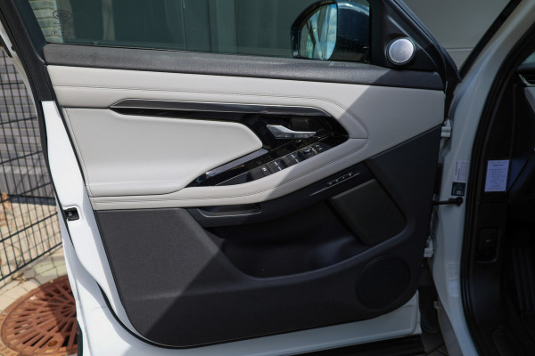Land Rover Range Rover Evoque 1.5 P300e AWD R-Dynamic SE | MERIDIAN SURROUND | ELEK TREKHAAK | STOELVERW | CAMERA | APPLE CARPLAY |