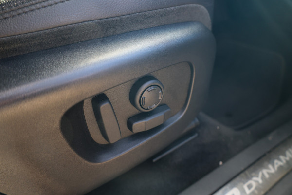 Land Rover Range Rover Evoque 1.5 P300e AWD R-Dynamic SE | MERIDIAN SURROUND | ELEK TREKHAAK | STOELVERW | CAMERA | APPLE CARPLAY |